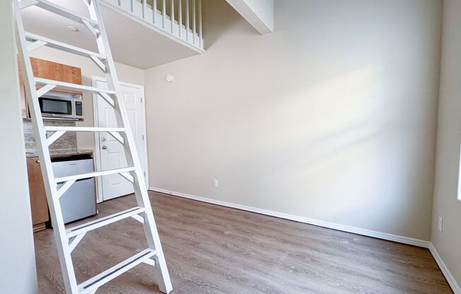 Studio, 1 bath, 137 sqft, $1,199, Unit 8G