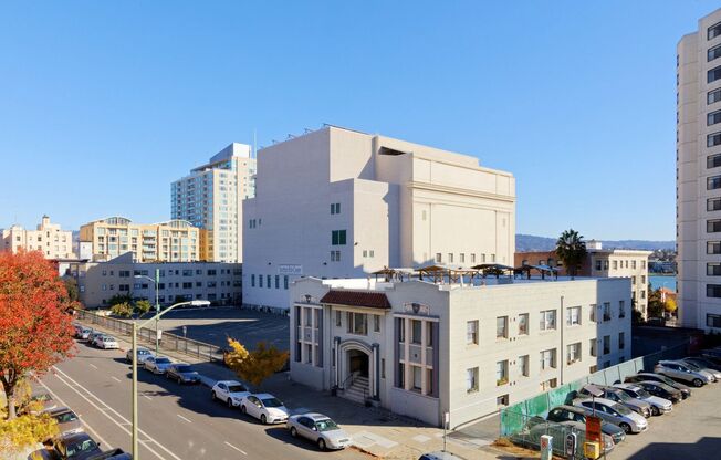 The Commodore - 1501 Madison Street