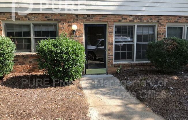 2804 CARRIAGE DR