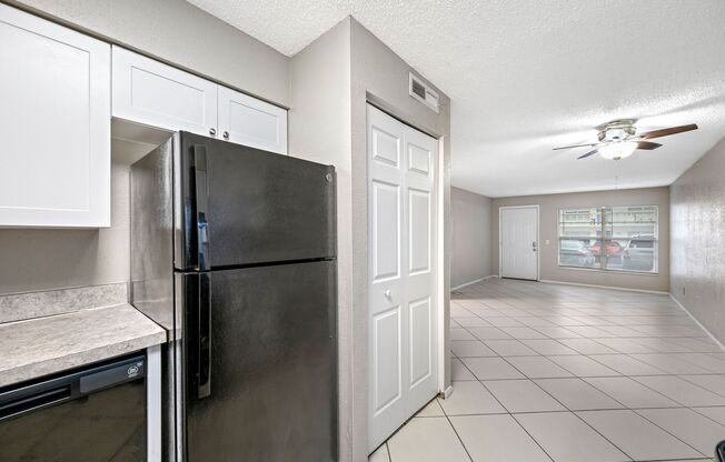 2 beds, 1 bath, 850 sqft, $1,680, Unit C112