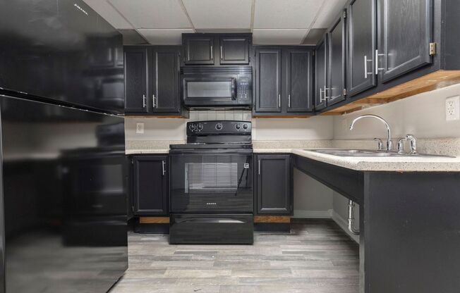2 beds, 2 baths, $895, Unit 2
