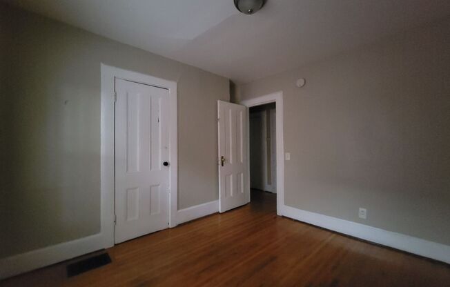 2 beds, 1 bath, $1,250, Unit UP