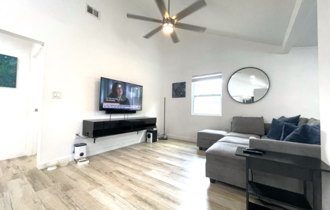 1821 30 AVE N