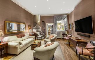 105 W 78 ST