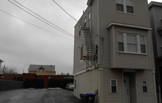 98 Knight Street