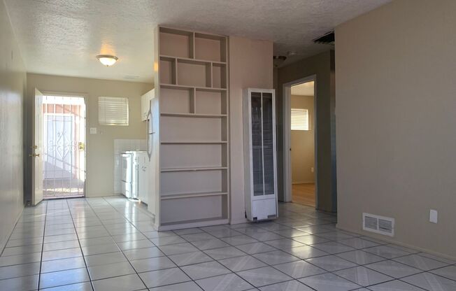 Spacious 2 Bedroom Apartment with Washer Included