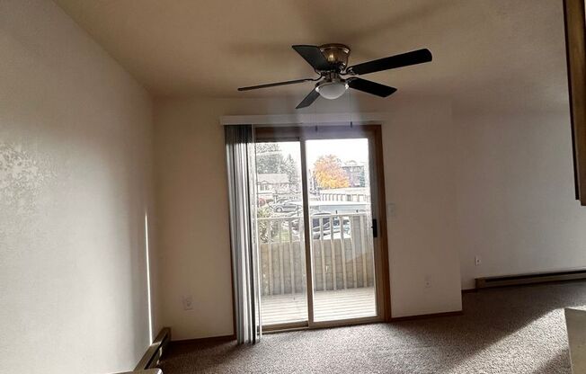 1 bed, 1 bath, 660 sqft, $1,250, Unit H - 074