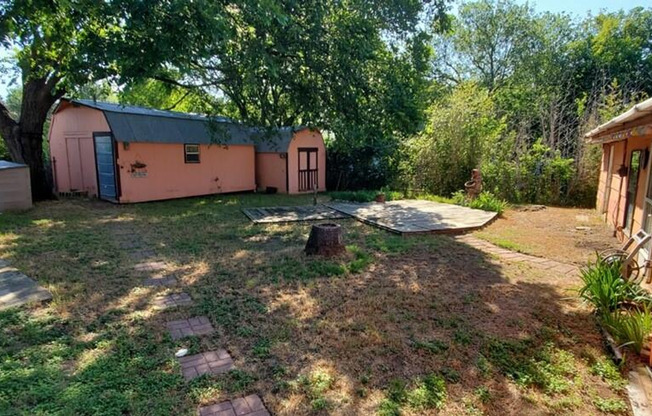Unique 4 bedroom, 2 bath home with southwest vibe in South Austin!