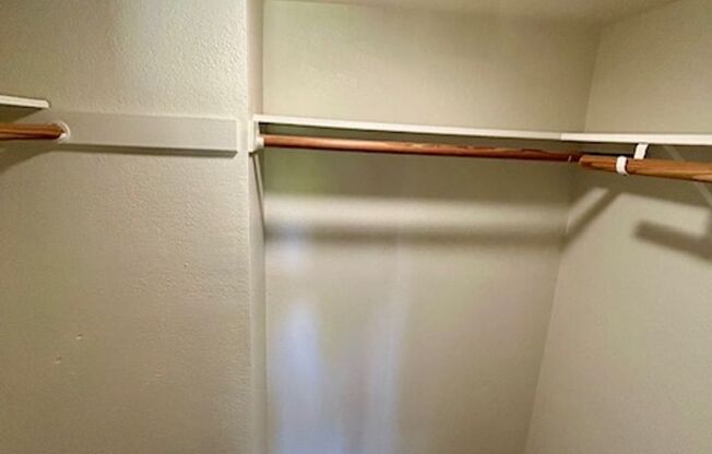 1 bed, 1 bath, 700 sqft, $1,575, Unit 40