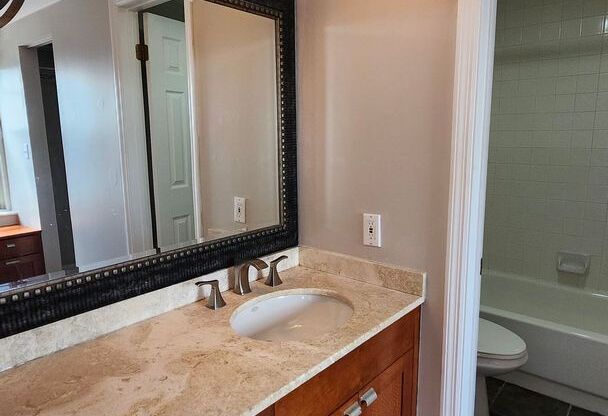 2 beds, 2 baths, $2,250, Unit #1105