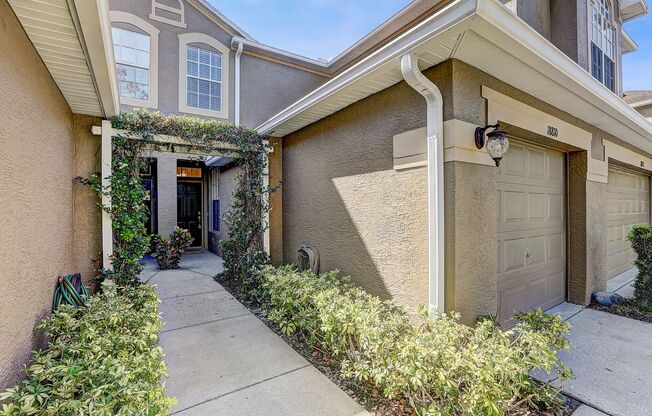 Spacious New Tampa 2 Bedroom, 2.5 Bath Townhouse For Lease