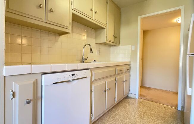 1 bed, 1 bath, 750 sqft, $2,400, Unit 202