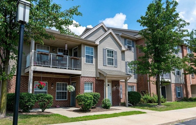 exterior of Taylor MI apartments for rent
