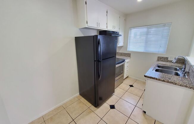 Studio, 1 bath, 350 sqft, $1,650, Unit 29