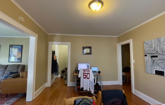 1 bed, 1 bath, 1,000 sqft, $1,800, Unit 11-204