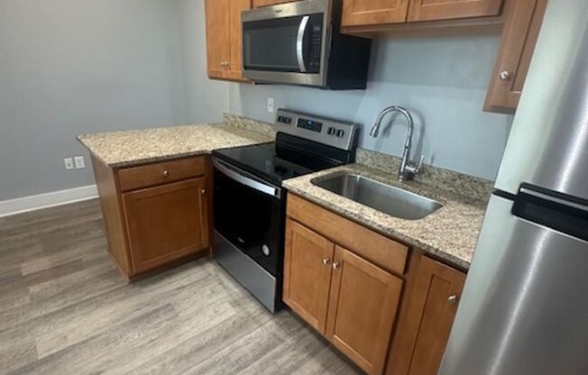 1 bed, 1 bath, $1,300, Unit 8