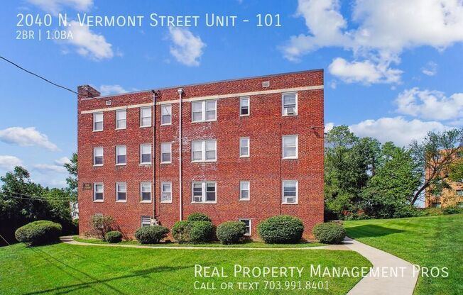 2040 N Vermont St