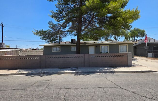Single story 3 Bedroom house ready for move in!!
