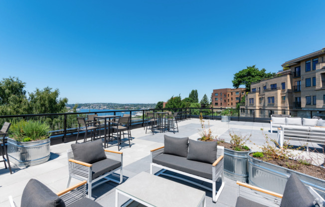Studio, 1 bath, 357 sqft, $1,645, Unit 301