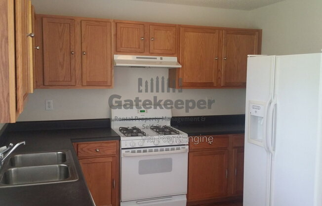 3 beds, 2 baths, 1,300 sqft, $1,845