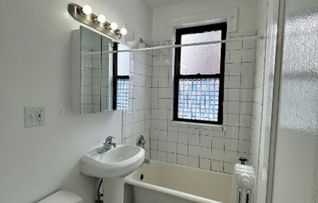 Studio, 1 bath, $1,100, Unit 609