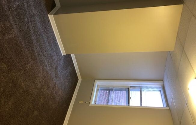 4 beds, 1 bath, $1,640, Unit 1428