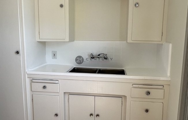 3355 INDEPENDENCE AVE