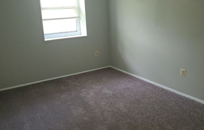 Spacious Four‑Bedroom Home with Large Yard and Easy Commuter Access