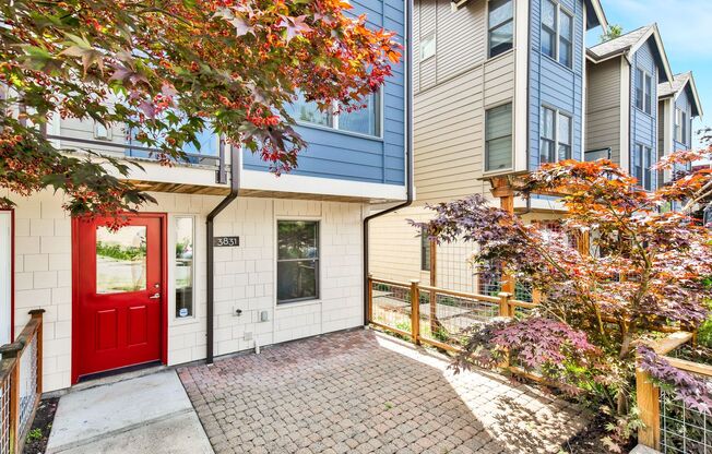 Stunning Townhome in the heart of Columbia City