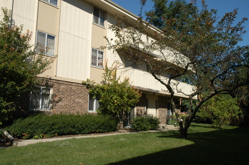 2 beds, 1 bath, $1,095