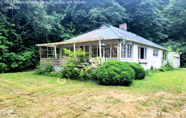 Rare Mercer Island Retreat – Available Now!