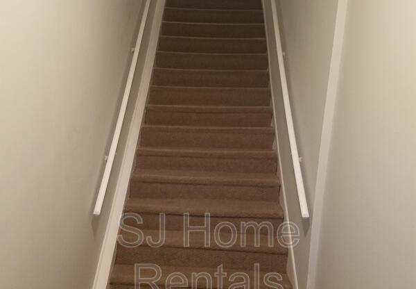 215 S PAVILLION AVE