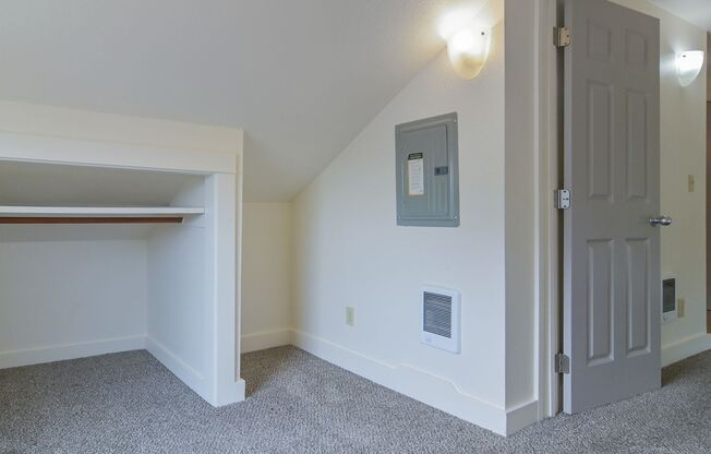 1 bed, 1 bath, $1,095, Unit 1591 High Street - 5