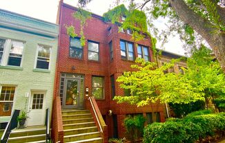 Dupont Circle 1 Bedroom Charmer with Patio, Fireplace, Central Air, Washer/Dryer!