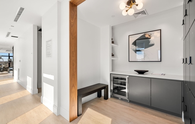 2 beds, 2 baths, 902 sqft, $4,500, Unit 710