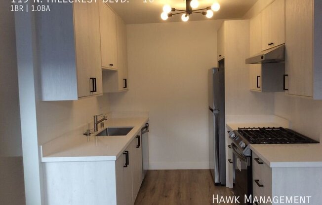 119 N HILLCREST BLVD