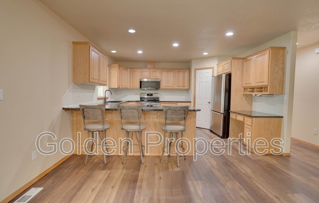 3045 W THORNDALE LOOP