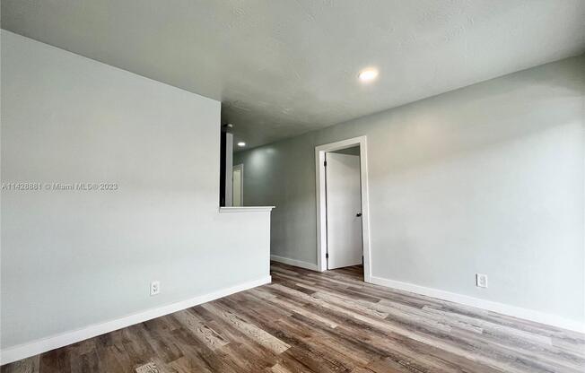 715 SW 5 ST
