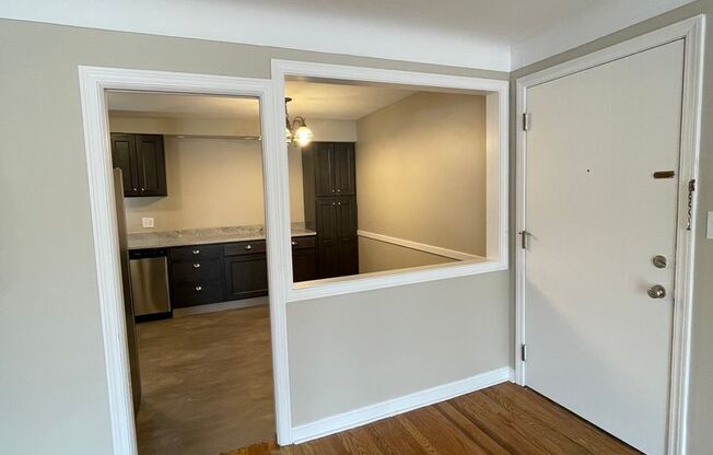 2 beds, 1 bath, 910 sqft, $1,350, Unit 6