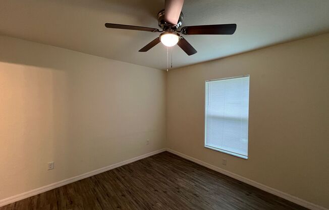 3 beds, 2 baths, $1,435