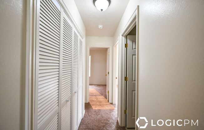 3 beds, 2.5 baths, 1,350 sqft, $1,695, Unit Upstairs