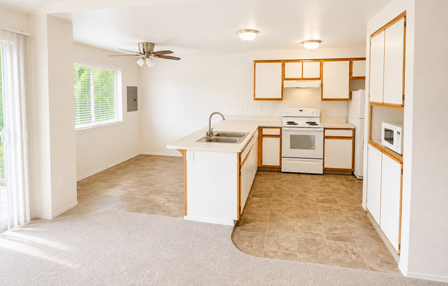 2 beds, 1 bath, 868 sqft, $1,400, Unit 151
