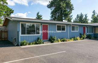 Updated NE Portland Glenfair Two Bedroom Apartment w/ Fenced Patio!