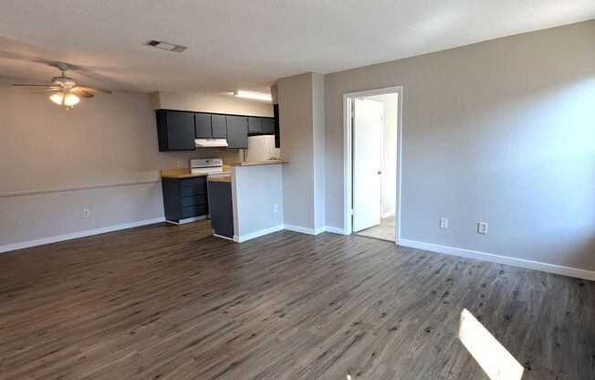 3 beds, 2 baths, 1,000 sqft, $1,650, Unit Unit B