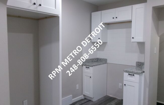 3 beds, 1 bath, $1,300, Unit (NO)