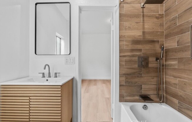 608 N BONNIE BRAE ST