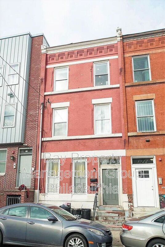 1920 N 18 ST