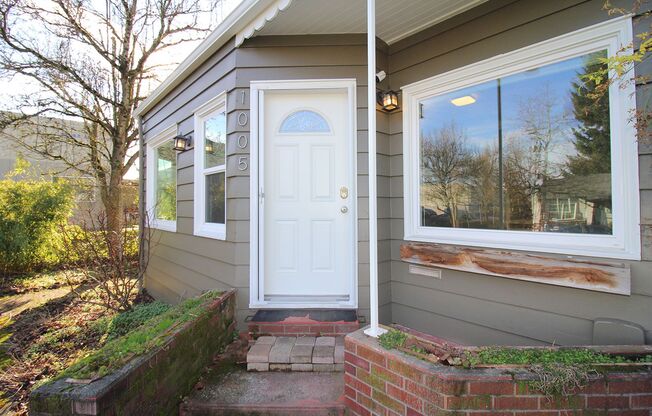 Rose City Park 3 Bed/2 Bath Updated 1907 Charmer – A Gardener’s Delight!