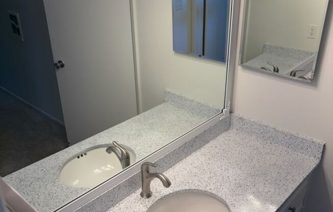 1 bed, 1 bath, 651 sqft, $2,125, Unit A011
