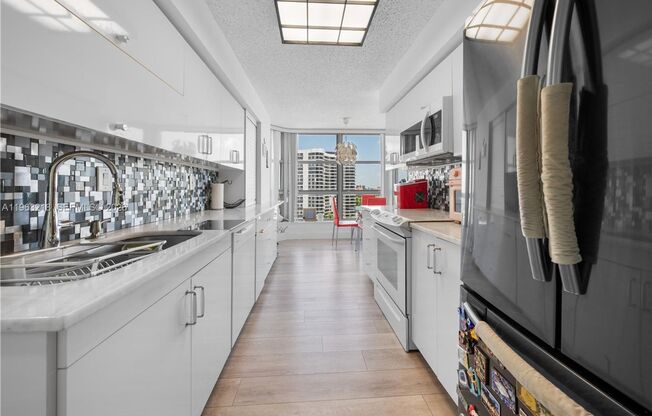 3 beds, 2 baths, $4,200, Unit # 1406